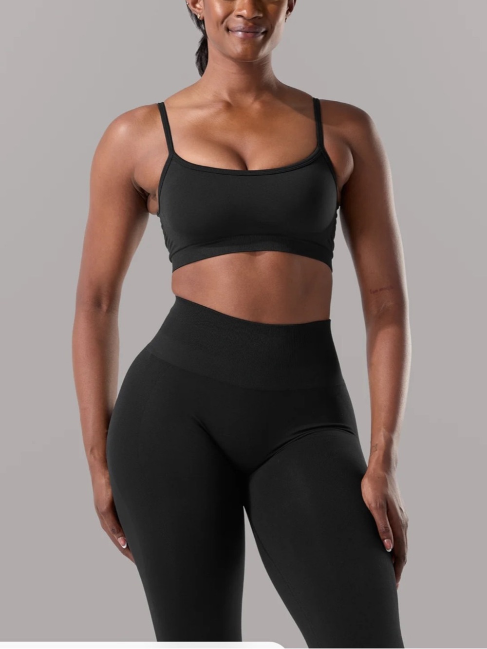 BNWT Alphalete push bra - black